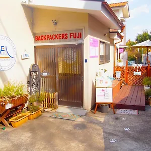 ホステル バックパッカーズフジ, 仲町